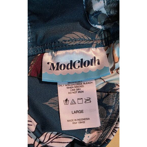 ModCloth the Lauren floral cross‎ back one piece swimsuit Size L - Picture 3 of 6